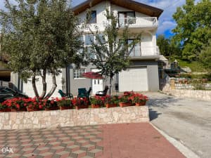 House with yard / Ilidža / Rakovica, immediately move-in ready