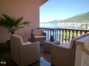 Selling in the center of Neum, Villa 20m from the sea, first row. photo 13