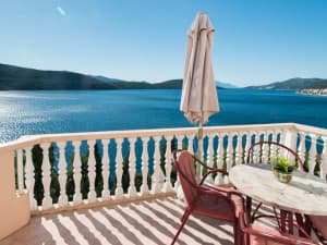 Selling in the center of Neum, Villa 20m from the sea, first row. photo 7