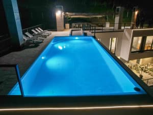 MOVE-IN READY modern villa with a view of the city photo 2