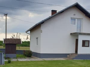 Complete / house, land, forest, auxiliary buildings