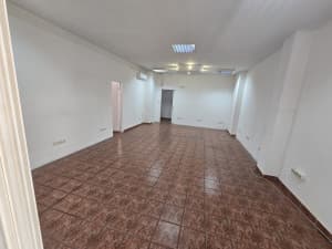 Izdajem ili prodajem poslovni prostor Tuzla - zgrada Pasaž photo 2