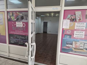 Izdajem ili prodajem poslovni prostor Tuzla - zgrada Pasaž photo 3