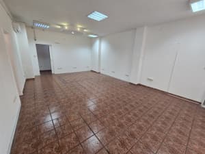 Izdajem ili prodajem poslovni prostor Tuzla - zgrada Pasaž photo 4