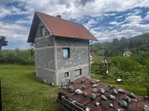 House in Rogatica, village Jarovici in Socica (95m2) and 13 decares photo 8