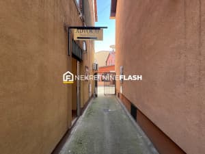FLASH: Commercial Space - ZENICA - Strict Center photo 3