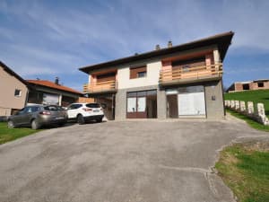 House with yard Kiseljak