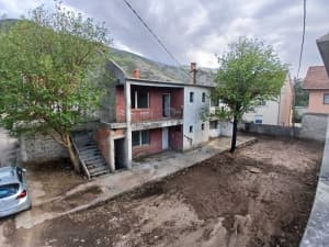 House Mostar Vrapčići 4 apartments 500m2 yard sale