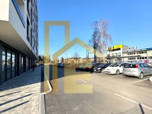 Iznajmljujemo poslovni prostor na atraktivnoj lokaciji photo 8