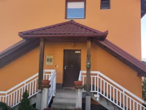 Sale Tarčin - House and yard