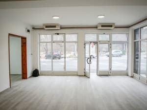 Commercial space for rent, 150m2, on the M17 highway in Konjic photo 2