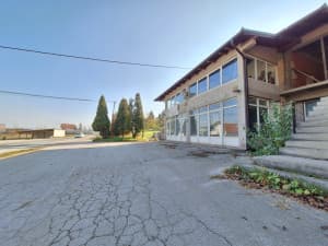 Residential-commercial building, Gladno Polje Rakovica, Hadžići municipality photo 5