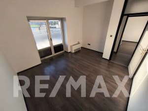 Stambeno-poslovni objekat Budžak 444m2, plac 536m2, parking photo 12