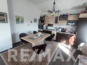 Stambeno-poslovni objekat Budžak 444m2, plac 536m2, parking photo 14