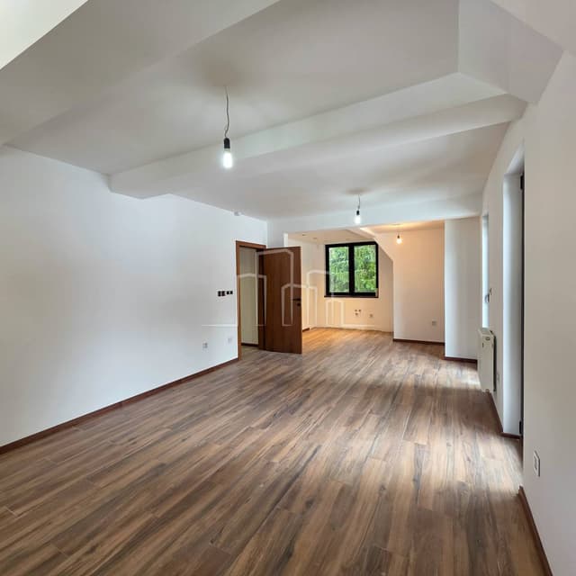 Comfortable two-bedroom apartment, 79m2, Dvorišta
