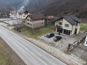 House with yard for sale in Fojnica: Šćitovo