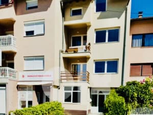 Selling a house in Hotonj NOVA, in a row of houses. EXTRA PRICE