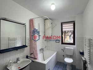 Iznajmljujemo poslovni prostor u Centru photo 9