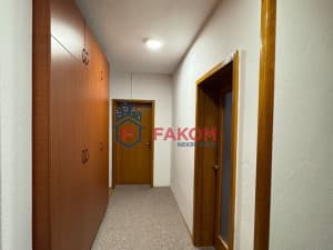 Iznajmljujemo poslovni prostor u Centru photo 13