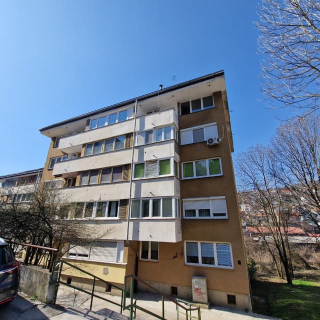 Four-room apartment for sale on Koševsko Brdo