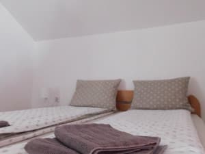 House in Ilijaš with a pool and yard of 2198 m2, vl 1/1 photo 8