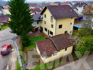 House in an excellent location | 3 apartments and commercial spaces | Kuljani photo 5