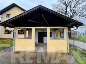 House in an excellent location | 3 apartments and commercial spaces | Kuljani photo 7