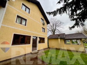 House in an excellent location | 3 apartments and commercial spaces | Kuljani photo 8