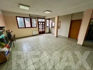 House in an excellent location | 3 apartments and commercial spaces | Kuljani photo 9