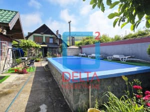 Two houses / pool / garages / plot 1,909m2 / Bilješevo / Kakanj