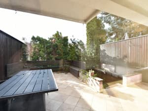 AREA/ House with garden and garage in the center/ Breka photo 3