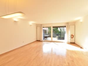 AREA/ House with garden and garage in the center/ Breka photo 4