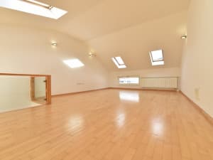 AREA/ House with garden and garage in the center/ Breka photo 12