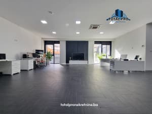 Commercial space with garage 81 m2 / Stup photo 4