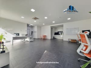 Commercial space with garage 81 m2 / Stup photo 5
