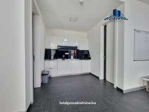 Commercial space with garage 81 m2 / Stup photo 8