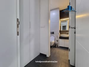Commercial space with garage 81 m2 / Stup photo 13