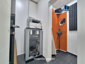 Commercial space with garage 81 m2 / Stup photo 19