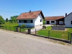 House with land of 14 ares and auxiliary buildings photo 2