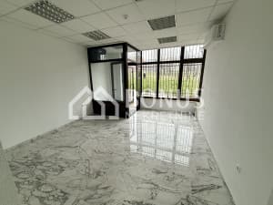 Commercial space in Zenica, 65 m2