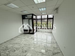 Commercial space in Zenica, 65 m2 photo 2