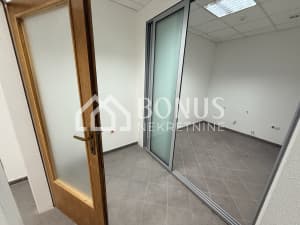 Poslovni prostor u Zenici, 65 m2 photo 10