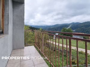 House with 10,000m2 of land photo 3