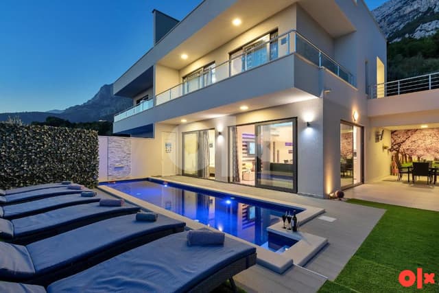 MAKARSKA - Villa with pool and sea view
