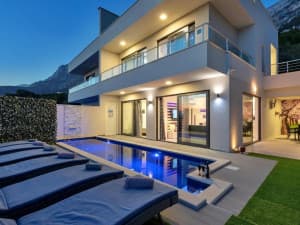 MAKARSKA - Villa with pool and sea view