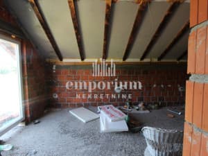 Nedovršena porodična kuća 100 m2, na placu od 480 m2 photo 8