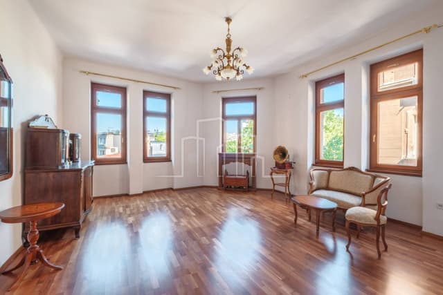 Salon-style apartment in Sarajevo Center for sale, 153m2