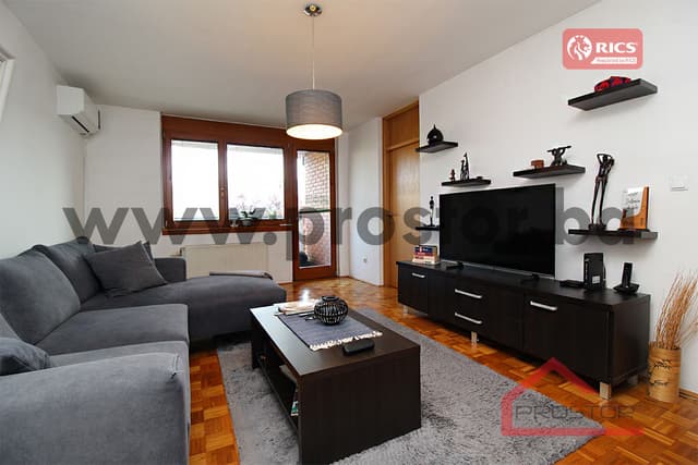 Four-room apartment with a balcony, Dobrinja