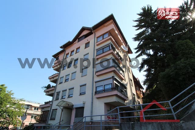 Five-room apartment with garage, Višnjik