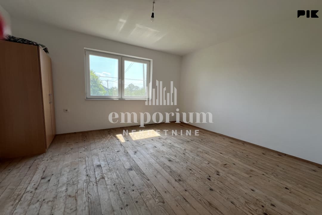 House with auxiliary building and land of 14,034 m² photo 10